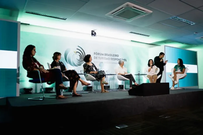 Manaus recebe fórum de turismo responsável com visitas a territórios amazônicos e debate sobre conservação Manaus recebe fórum de turismo responsável com visitas a territórios amazônicos e debate sobre conservação