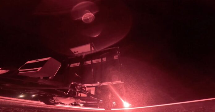 Laser espacial será testado entre dois satélites e pode alimentar data centers fora da Terra Laser espacial será testado entre dois satélites e pode alimentar data centers fora da Terra