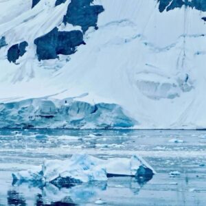 Antártica deve perder mais gelo neste século mesmo com limite de 1,5°C, elevando risco para áreas costeiras Antártica deve perder mais gelo neste século mesmo com limite de 1,5°C, elevando risco para áreas costeiras