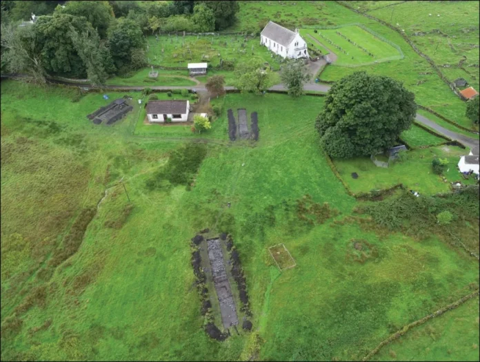 Sob uma catedral do século XIII, arqueólogos encontram mosteiro ligado a uma lenda na ilha de Lismore Sob uma catedral do século XIII, arqueólogos encontram mosteiro ligado a uma lenda na ilha de Lismore