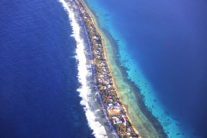 Tuvalu recebe líderes para levar ilhas do Pacífico ao centro do clima, mas baixa adesão expõe limite da estratégia Tuvalu recebe líderes para levar ilhas do Pacífico ao centro do clima, mas baixa adesão expõe limite da estratégia