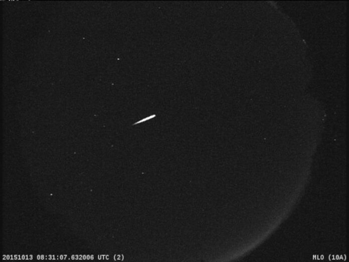 Duas chuvas de meteoros atingem o pico em outubro e transformam noites comuns em sessões de observação Duas chuvas de meteoros atingem o pico em outubro e transformam noites comuns em sessões de observação