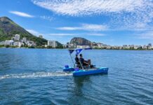 Bicicletas aquáticas recolhem lixo na Lagoa do Rio, monitoram a água e transformam passeio em ação ambiental Bicicletas aquáticas recolhem lixo na Lagoa do Rio, monitoram a água e transformam passeio em ação ambiental