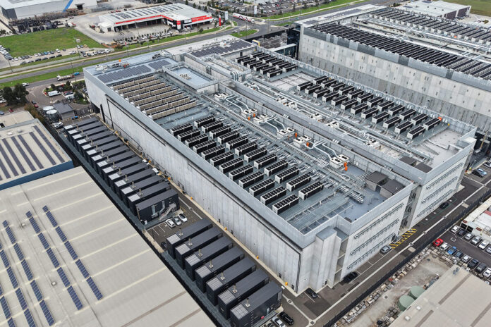 Data centers seguem fibra e energia, concentram custos locais e repetem riscos já vistos no petróleo Data centers seguem fibra e energia, concentram custos locais e repetem riscos já vistos no petróleo
