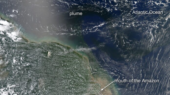Água doce do Amazonas viaja centenas de quilômetros mar adentro, deixa o Atlântico 9% menos salgado e ajuda o oceano a puxar CO₂ do ar Água doce do Amazonas viaja centenas de quilômetros mar adentro, deixa o Atlântico 9% menos salgado e ajuda o oceano a puxar CO₂ do ar