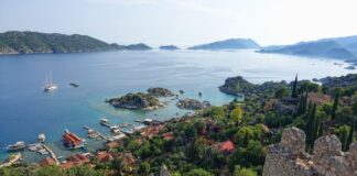 Naufrágio que pode ser o mais antigo do mundo é achado a 30 metros de profundidade na Turquia: navio afundou na época da Grande Pirâmide e ainda guardava resíduo dentro dos jarros Naufrágio mais antigo do mundo é achado a 30 metros de profundidade na Turquia: navio afundou na época da Grande Pirâmide e ainda guardava resíduo dentro dos jarros