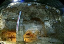 A madeira apodreceu, mas o molde ficou na pedra: neandertais da Espanha fizeram uma clava sem paralelo conhecido na pré-história A madeira apodreceu, mas o molde ficou na pedra: neandertais da Espanha fizeram uma clava sem paralelo conhecido na pré-história