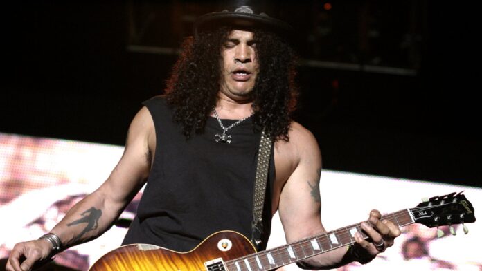 Guitarrista do Guns N' Roses vira nome de cobra: espécie nova da Nova Guiné foi batizada de Lielaphis slashi, em homenagem a Slash Guitarrista do Guns N' Roses vira nome de cobra: espécie nova da Nova Guiné foi batizada de Lielaphis slashi, em homenagem a Slash