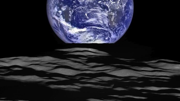 Por que um lado da Lua é tão diferente do outro? Rochas do lado oculto trazidas pela China ajudam a resolver o mistério Por que um lado da Lua é tão diferente do outro? Rochas do lado oculto trazidas pela China ajudam a resolver o mistério