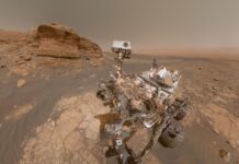 Curiosity completa 5 mil dias em Marte e manda um cartão-postal: o rover que deveria durar dois anos segue escalando uma montanha de 5 km Curiosity completa 5 mil dias em Marte e manda um cartão-postal: o rover que deveria durar dois anos segue escalando uma montanha de 5 km