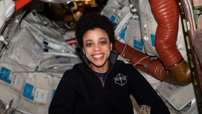 Por que astronautas sofrem de prisão de ventre no espaço: exame de sangue de 52 tripulantes mostra que o intestino muda poucas semanas depois da decolagem Por que astronautas sofrem de prisão de ventre no espaço: exame de sangue de 52 tripulantes mostra que o intestino muda poucas semanas depois da decolagem