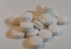 Tomar vitamina D2 pode baixar a vitamina D3 do próprio corpo, a forma que a pele produz com o sol, aponta análise de 20 estudos Tomar vitamina D2 pode baixar a vitamina D3 do próprio corpo, a forma que a pele produz com o sol, aponta análise de 20 estudos