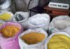 Farinha d'água passa até quatro dias de molho, e não é capricho: a fermentação derruba em 80% o veneno da mandioca brava antes do forno Farinha d'água passa até quatro dias de molho, e não é capricho: a fermentação derruba em 80% o veneno da mandioca brava antes do forno