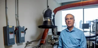 Plástico espacial reciclado três vezes e misturado a poeira lunar simulada vira peça impressa em 3D para pousos na Lua Plástico espacial reciclado três vezes e misturado a poeira lunar simulada vira peça impressa em 3D para pousos na Lua