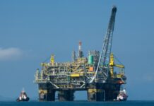 Petróleo na foz do Amazonas ou sol nas comunidades isoladas? Os dois caminhos de energia que disputam o futuro da Amazônia Petróleo na foz do Amazonas ou sol nas comunidades isoladas? Os dois caminhos de energia que disputam o futuro da Amazônia