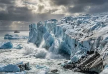 Modelo que troca médias mensais por clima diário reproduz anos de degelo extremo e projeta 5% a 10% mais perda de gelo até 2100 Modelo que troca médias mensais por clima diário reproduz anos de degelo extremo e projeta 5% a 10% mais perda de gelo até 2100