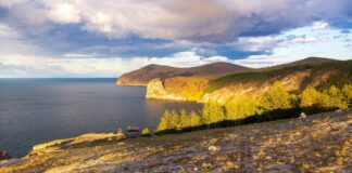 Peixinho de pedra de 7.600 anos achado em túmulo à beira do Lago Baikal é a isca de pesca mais antiga da região Peixinho de pedra de 7.600 anos achado em túmulo à beira do Lago Baikal é a isca de pesca mais antiga da região