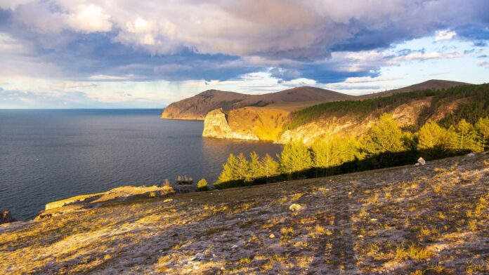 Peixinho de pedra de 7.600 anos achado em túmulo à beira do Lago Baikal é a isca de pesca mais antiga da região Peixinho de pedra de 7.600 anos achado em túmulo à beira do Lago Baikal é a isca de pesca mais antiga da região