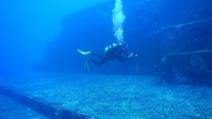 Monumento de Yonaguni: a estrutura gigante debaixo do mar do Japão é obra humana ou da natureza? Monumento de Yonaguni: a estrutura gigante debaixo do mar do Japão é obra humana ou da natureza?