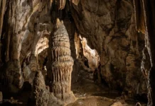 Estalagmites de cavernas guardam 450 mil anos de registros e mostram como as chuvas de monção variaram em escala global Estalagmites de cavernas guardam 450 mil anos de registros e mostram como as chuvas de monção variaram em escala global