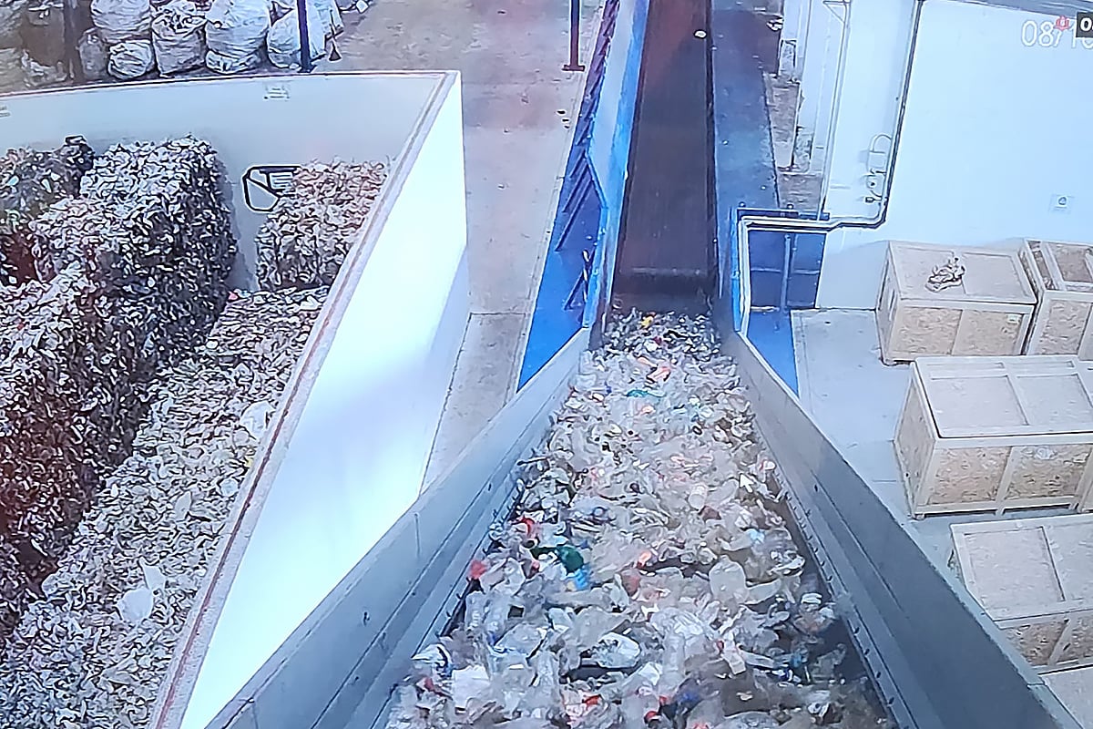 Usina em Santa Catarina separa por sensores ópticos até 15 mil toneladas de recicláveis do lixo comum e mira 33 mil t de CO₂ a menos