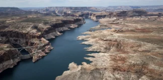 NASA revela imagens de 2017 e 2026 que mostram o Lago Powell encolhendo nos EUA: queda expõe o fundo do reservatório e ameaça abastecimento e energia