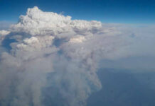 Não haverá um novo normal no clima, e adaptar-se é urgente Nuvem de tempestade formada pelo calor de incêndios florestais sobre Victoria, na Austrália