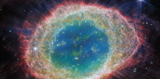 Quando o Sol vai morrer? Ele ainda tem bilhões de anos, vai inchar como gigante vermelha e terminar como anã branca Nebulosa do Anel, nuvem colorida em forma de anel formada pelas camadas expelidas por uma estrela parecida com o Sol