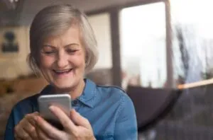 Captura-de-tela-2024-05-22-131744-300x198 Mensagens de WhatsApp ajudam idosos a sair da depressão