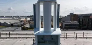 Turbinas eólicas "sem movimento" do Reino Unido foi instalado no telhado de uma fábrica em Oxford