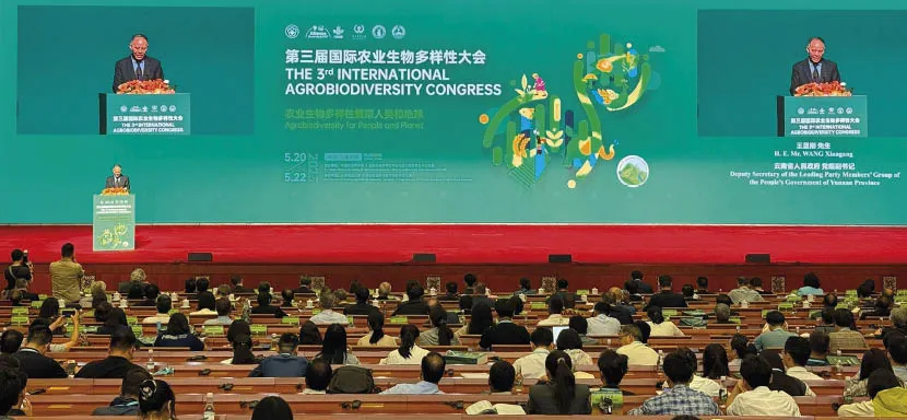 Na_cerim_nia_de_encerramento_do_3__Congresso_Internacional_de_Agrobiodiversidade_os_delegados_lan_aram_o_Manifesto_de_Kunming_2025 3º Congresso Internacional de Agrobiodiversidade