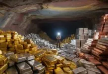 Um homem explora uma caverna repleta de barras de ouro, prata e cobre, em uma descoberta histórica de mineração na Argentina.
