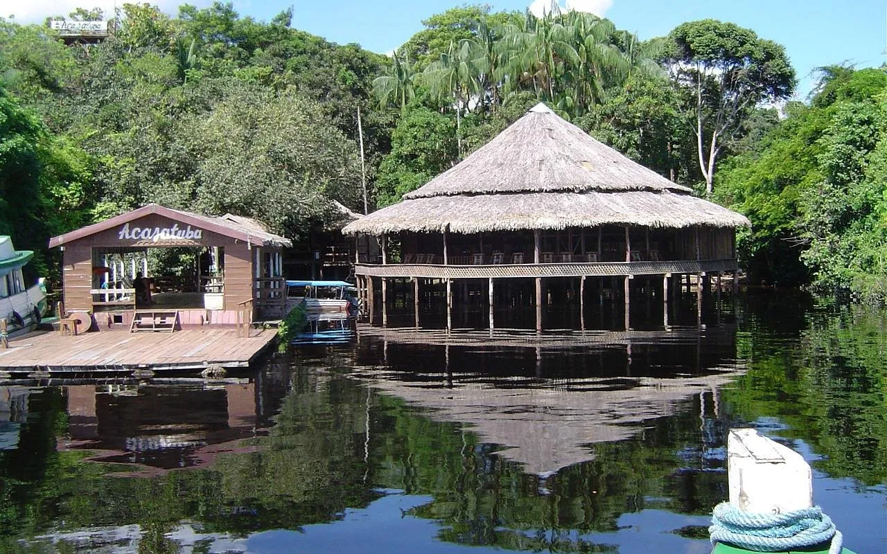 acajatuba-jungle-lodge Julho na Amazônia é tempo de verão, rios e celebração da natureza