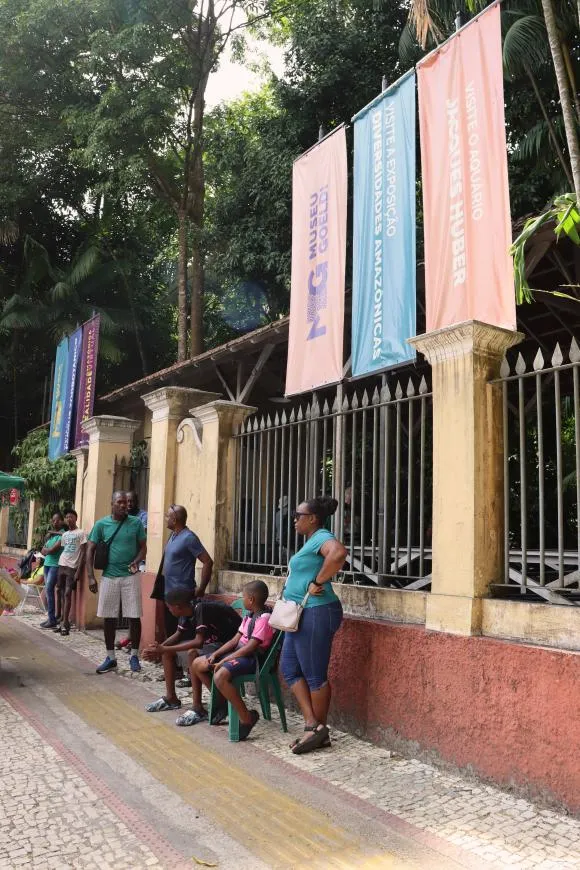 up_ag_47455_1ee966c8-6727-848f-aa17-301a5e61bed2-400x600 Belém transforma seus muros em galeria de arte às vésperas da COP30