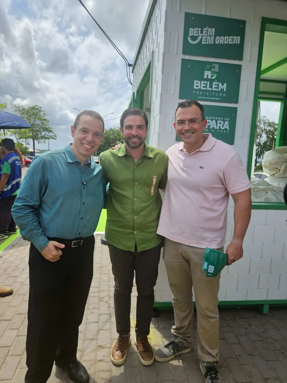 WhatsApp-Image-2025-11-12-at-12.56.32-400x533 Belém inaugura ponto de coleta que paga em Pix por recicláveis